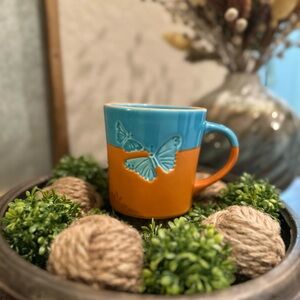 2006 vintage Starbucks Orange & Blue Embossed Butterfly Mug 17 Oz. Excellent!
